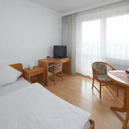 Alpha Leipzig-roetha Отель Rotha