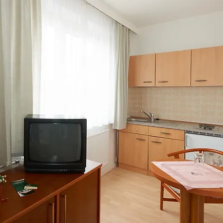מלון Alpha Leipzig-roetha 3*